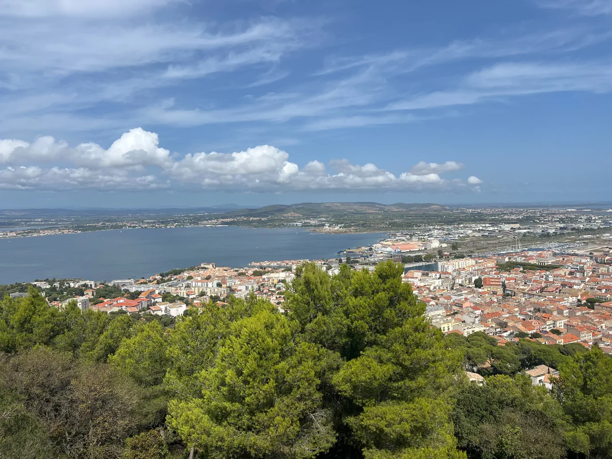 Vue panoramique de Sète et du bassin de Thau